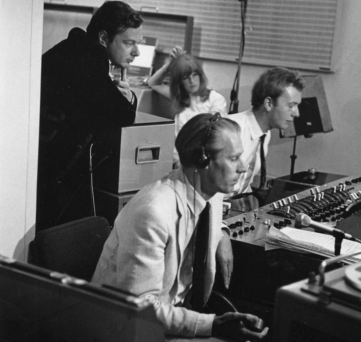 le manager Brian Epstein, le producteur George Martin, et l'ingénieur du son Geoff Emerick
 (D.Magnus/SIPA)