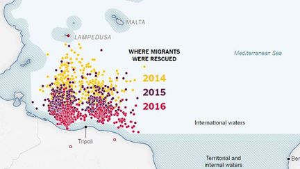 Lieux de repêchage des migrants en mer au large de la Libye en 2014, 2015 et 2016. La carte montre que les sauvetages se font de plus en plus près des côtes libyennes. Une conséquence de l'accroissement des moyens de sauvetage (voir le NYT). (New York Times)