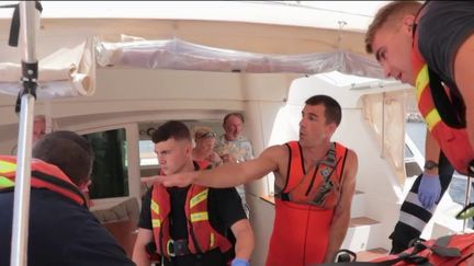 Lundi 11 juillet, la série d'été du 13 Heures présente les métiers de l'armée, en commençant par le bataillon des marins-pompiers de Marseille, dans les Bouches-du-Rhône.&nbsp; (FRANCE 2)