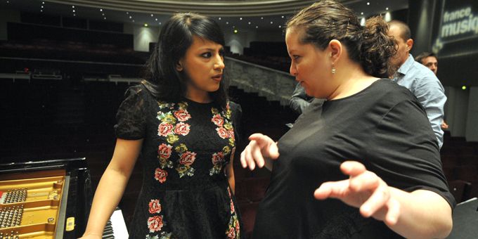 Shani Diluka (pianiste) et Zahia Ziouni (chef d'orchestre)
 (Frank Perry/AFP)