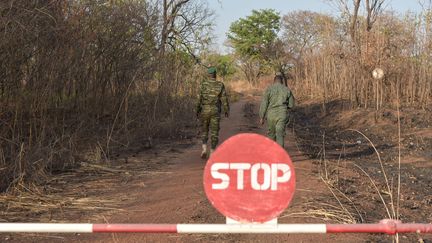 Des rangers dans le parc de la Comoé en janvier 2019.&nbsp;&nbsp; (SIA KAMBOU / AFP)