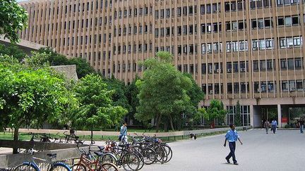 Université de New Delhi (août 2006). (Creative commons (https://creativecommons.org/licenses/by/2.0/))