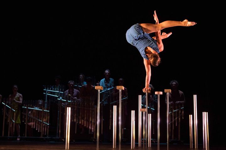 "Tempus fugit ?"
 (Yves Petit, Cirque plume 2013)