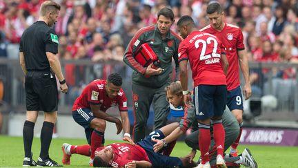 Corentin Tolisso touché au genou (WERNER EIFRIED / GES-SPORTFOTO)