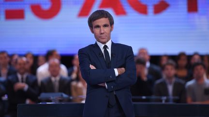 David Pujadas sur le plateau de l'&eacute;mission "Des Paroles et des actes", le 24 septembre 2015. (STEPHANE DE SAKUTIN / AFP)