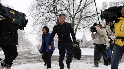 Mayumi Heene&nbsp;et&nbsp;Richard Heene à Fort Collins (Colorado), aux Etats-Unis, le 23 décembre 2009. (CHRIS SCHNEIDER / GETTY IMAGES NORTH AMERICA / AFP)