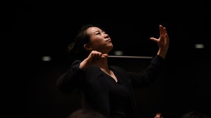 Jing Huan,  cheffe de l'Orchestre symphonique de Canton.
 (WANG Zhao / AFP)