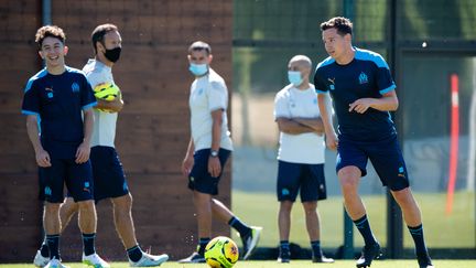 Des joueurs de l'Olypique de Marseille s'entraînant pour la saison 2021 de la Ligue 1, le 30 juin 2020. (CLEMENT MAHOUDEAU / AFP)