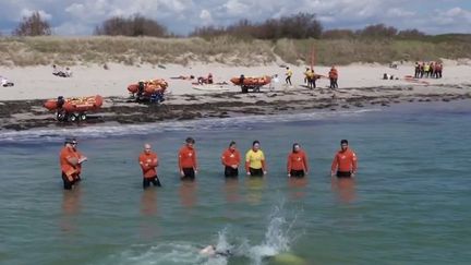 Morbihan : à Larmor-Plage, les futurs maîtres-nageurs sauveteurs en pleine formation