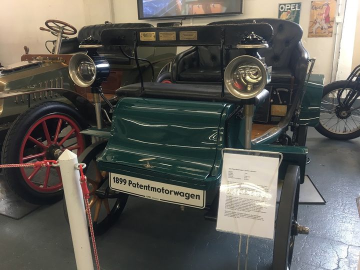 La première Opel, la Patent Motor Car datant de 1899. (SERGE MARTIN FRANCE INFO)