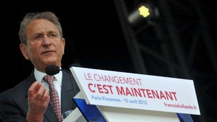 Bertrand Delanoë fait un discours à Paris, le 15 avril 2012. (AFP - Citizenside.com - Zaer Belkalai)