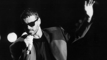 Le chanteur britannique George Michael sur scène pour le Rock in Rio, au Brésil, en 1991
 (ANA CAROLINA FERNANDES / ESTADAO CONTEUDO / AGÊNCIA ESTADO)