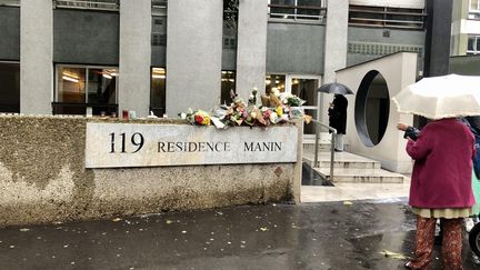 L'entrée de la résidence où habitait Lola, dans le 19e arrondissement de Paris, le 17 octobre 2022.&nbsp; (JULIETTE CAMPION / FRANCEINFO)