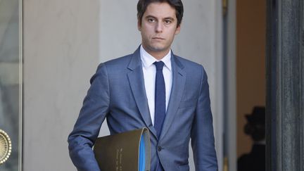 Education Minister Gabriel Attal leaves the Elysée presidential palace after the weekly council of ministers, November 22, 2023, in Paris.  (LUDOVIC MARIN / AFP)