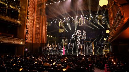 Au théâtre du Châtelet lors de la 32e cérémonie des Molières, à Paris le 21 juin 2020. (ANNE-CHRISTINE POUJOULAT / AFP)