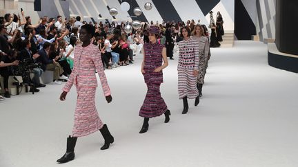 Défilé de la collection Chanel haute couture automne/hiver 2022/23 à Paris, le 05 juillet 2022. (CHRISTOPHE PETIT TESSON / EPA)