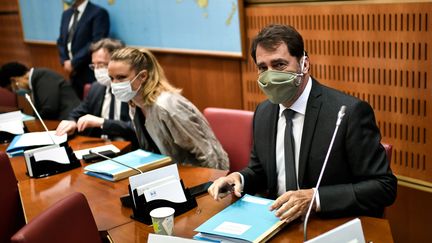 Le ministre de l'Intérieur avant son audition devant la commission d'enquête&nbsp;parlementaire sur l'indépendance de la justice le 2 juillet 2020 à Paris. (STEPHANE DE SAKUTIN / AFP)