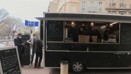 Gastronomie : quand la cuisine étoilée s'invite dans les foodtrucks