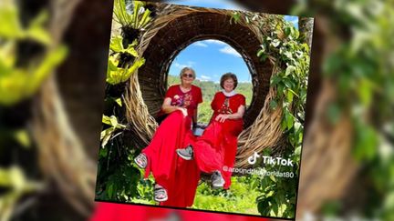 Ellie et Sandy, deux octogénaires américaines, ont entrepris de faire le tour du monde à 80 ans. (Capture d'écran TikTok)