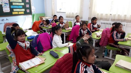 80 enfants suivent l'enseignement du français à l'école expérimentale franco-chinoise de Wenquan au nord-ouest de Pékin.&nbsp; (DOMINIQUE ANDRÉ / RADIO FRANCE)