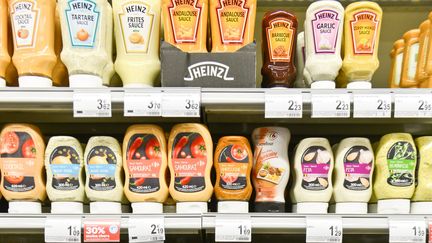 Les sauces froides, les français en raffolent. Le ketchup serait moins mauvais pour la santé à condition de ne pas trop en consommer, mais mayo, sauce soja et sauce barbecue sont trop chargées en sel, sucres et graisses, selon la dernière enquête du magazine 60 Millions de consommateurs. (Illustration) (JEAN-LUC FLEMAL / MAXPPP)