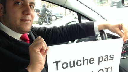 Sentant le vent tourner, Ferjani Redouan a déjà fait une demande de licence VTC. (SIMON GOURMELLET / FRANCETV INFO)