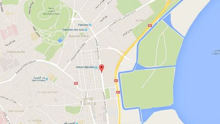 Un attentat a visé mardi un bus de la sécurité présidentielle dans le centre-ville de Tunis, faisant plusieurs morts.&nbsp; (GOOGLE MAPS / FRANCETV INFO)