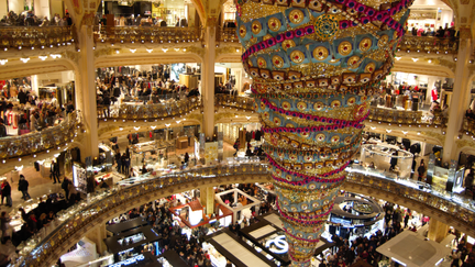 Le magasin des galeries Lafayette, samedi 13 d&eacute;cembre 2014 &agrave; Paris. (F. MAGNENOU / FRANCETV INFO)