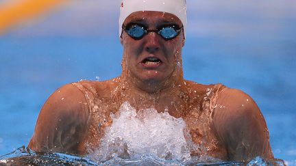 Le nageur britannique Andrew Willis, lors des demi-finales du 200m brasse, le 1er aout 2013 &agrave; Barcelone. (FABRICE COFFRINI / AFP)