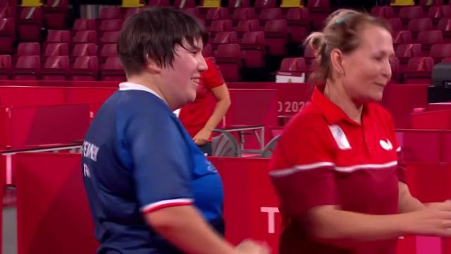 A 17 ans Léa Ferney, issue du tournoi de qualification, décroche l'argent face à la grande favorite Elena Prokofeva (3-1). Pour sa première participation aux Jeux Paralympiques la Française n'a fait aucun complexe !