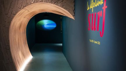 Plongez dans l'histoire du surf au musée d'Aquitaine jusqu'en janvier 2020. (CAPTURE D'ÉCRAN FRANCE 3)