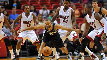 &nbsp; (Tony Parker et ses Spurs retrouvent le Heat de Miami en finale © Reuters/USA Today Sports)