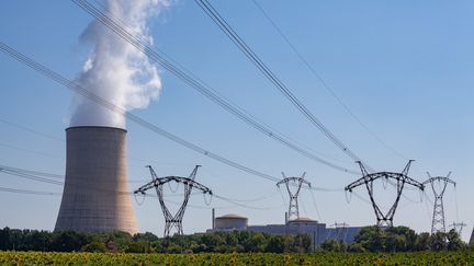 La centrale nucléaire de Golfech, dans le Tarn-et-Garonne, le 21 juillet 2022. (JEAN-MARC BARRERE / HANS LUCAS / AFP)