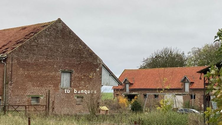 La maison d'un brocanteur à Bullecourt (Pas-de-Calais) où un agent du fisc a été tué le 21 novembre 2022. (FRANCE TELEVISIONS)