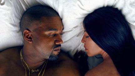 Kanye West et son épouse Kim Kardashian dans le clip "Famous".
 (Saisie écran / Tidal)