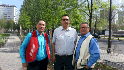  (Les trois chefs indiens de gauche à droite : Real McKenzie, Mike McKenzie, Jean-Charles  Pietacho © Jérôme Jadot)