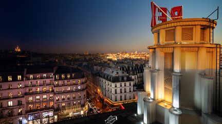 La tour et l'enseigne du Grand Rex à Paris (© photo THOMAS LACONIS © GRAND REX)