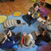 Des enfants participent &agrave; une activit&eacute; p&eacute;riscolaire dans le cadre de la r&eacute;forme des rythmes scolaires, le 11 octobre 2013, &agrave; Nantes (Loire-Atlantique). (FRANK PERRY / AFP)