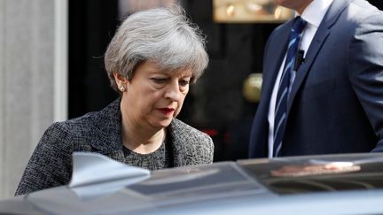 Theresa May quitte le 10 Downing Street, jeudi 15 juin 2017.&nbsp; (PHIL NOBLE / REUTERS)