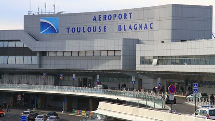 L'entr&eacute;e de l'a&eacute;roport Toulouse-Blagnac, en 2013. (J-M EMPORTES / AFP)