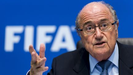 Le pr&eacute;sident de la Fifa, Sepp Blatter, le 4 octobre 2013 lors d'une conf&eacute;rence de presse &agrave; Zurich (Suisse). (FABRICE COFFRINI / AFP)