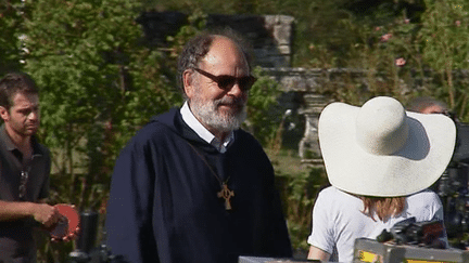 Jean-Pierre Darroussin dans "Les voeux" de Sarah suco
 (capture d&#039;écran reportage France 3)