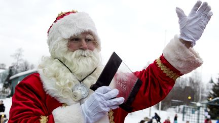 Le p&egrave;re No&euml;l hollandais, gagnant des jeux d'hiver des p&egrave;res no&euml;l en Su&egrave;de, le 17 novembre 2012. (JONATHAN NACKSTRAND / AFP)