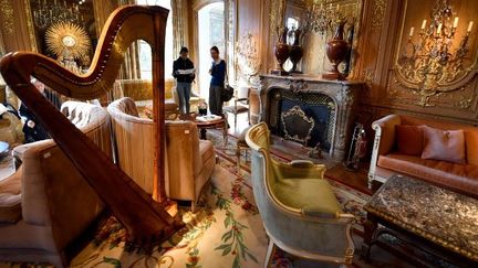 Le Ritz : le salon Proust et ses objets mis aux enchères (17/04/2018)
 (GERARD JULIEN / AFP)