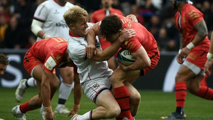 Le demi de mêlée toulousain, Antoine Dupont, contre l'Ulster, le 9 avril 2022. (VALENTINE CHAPUIS / AFP)