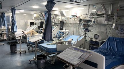 Des patients soignés à l'hôpital Kamal Adwan à Beit Lahia, à Gaza, le 15 novembre 2024. (KHALIL RAMZI ALKAHLUT / ANADOLU / AFP)