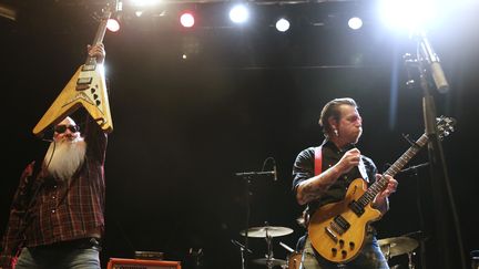 Les Eagles of Death Metal en concert à Oslo (Norvège), le 14 février 2016. (ROALD, BERIT / NTB SCANPIX / AFP)