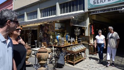 Le marché Serpette, aux puces de Saint-Ouen
 (Bertrand Guay / AFP)