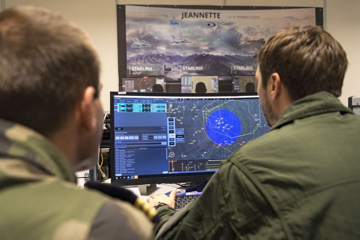 La salle "Jeannette", d'où est contrôlé l'exercice Volfa, sur la base aérienne 106 de Mont de Marsan, le 20 novembre 2019 (JULIEN FECHTER / ARMEE DE L'AIR)