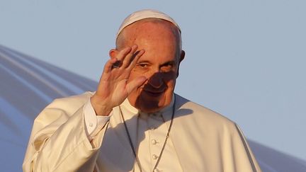 Le pape François à son départ de Rome le 25 novembre 2015 pour sa première tournée africaine. (Photo Reuters/James Akena)